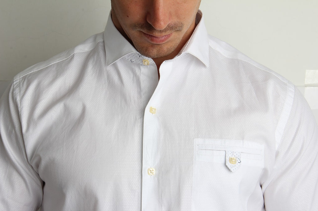 The Versatility of White Shirt: An Essential for Men!