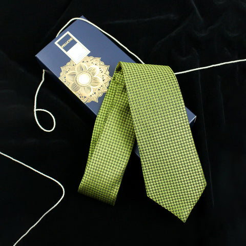 Peluche Enthralling Microfiber Necktie for Men